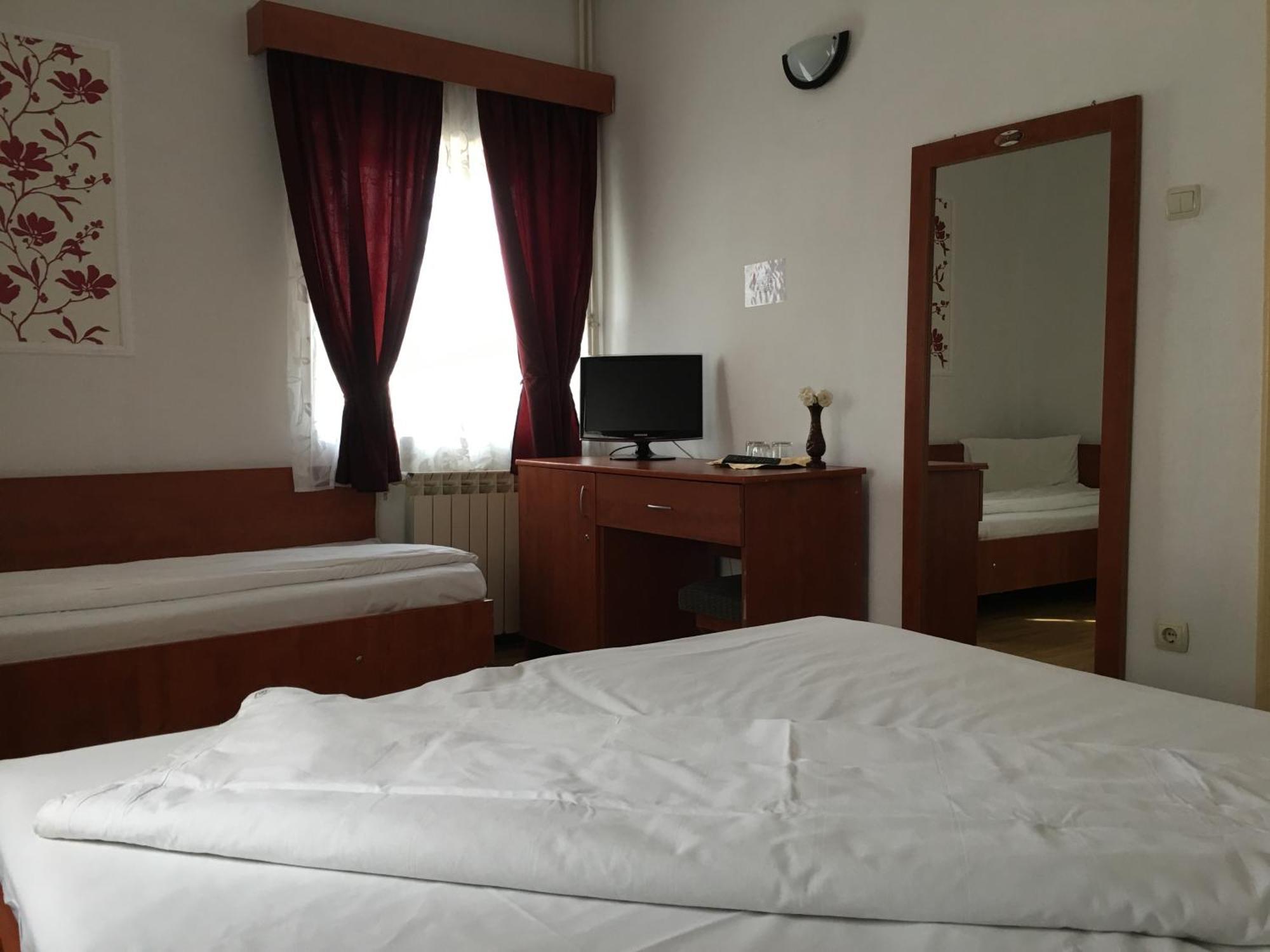 Pensiune Restaurant Arconi Năvodari Zewnętrze zdjęcie